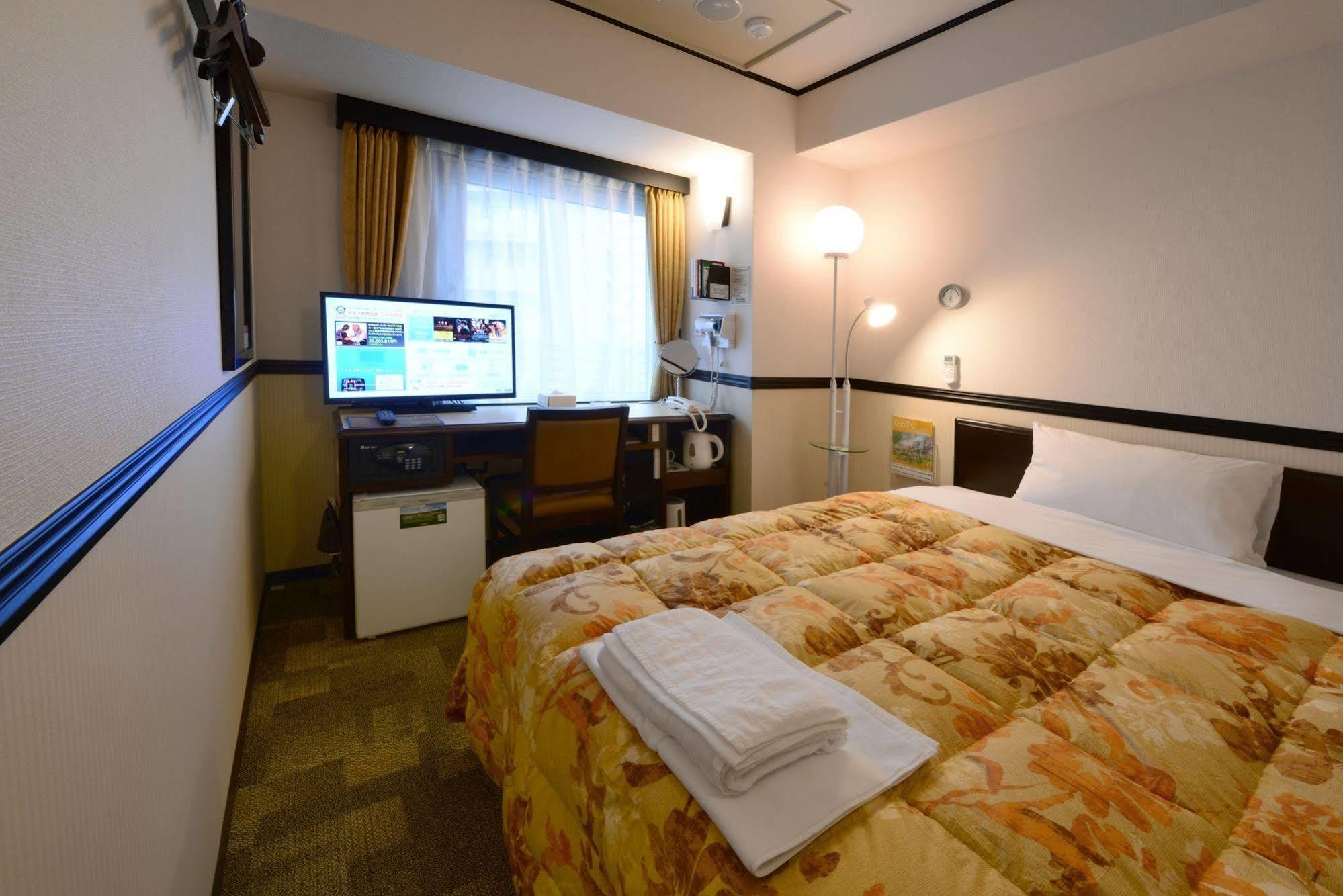 Toyoko Inn Shimonoseki Kaikyo Yume Tower Exterior foto